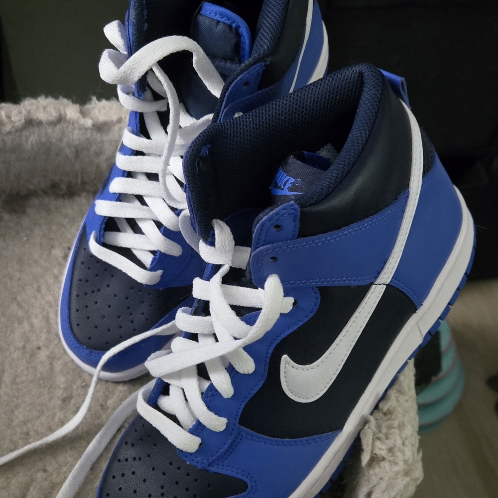 Nike Kids Navy and Blue Sneakers